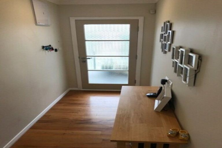 Photo of property in 9 Saville Row, Johnsonville, Wellington, 6037