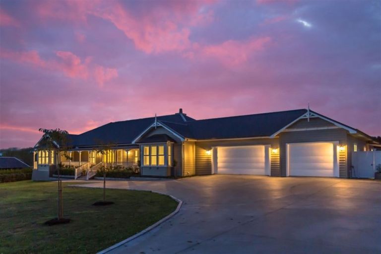 Photo of property in 30 Oak Valley Road, Dairy Flat, Albany, 0792