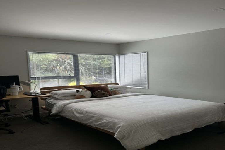 Photo of property in 39 Meadowcroft Grove, Johnsonville, Wellington, 6037