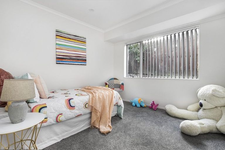 Photo of property in 2 Senator Drive, Manurewa, Auckland, 2105