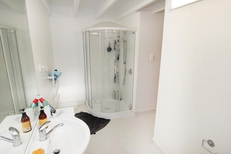 Photo of property in 2 Cosy Dell Road, North Dunedin, Dunedin, 9016