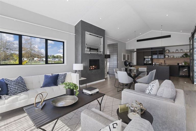 Photo of property in 33 Kikorangi Drive, Wainui, Silverdale, 0992