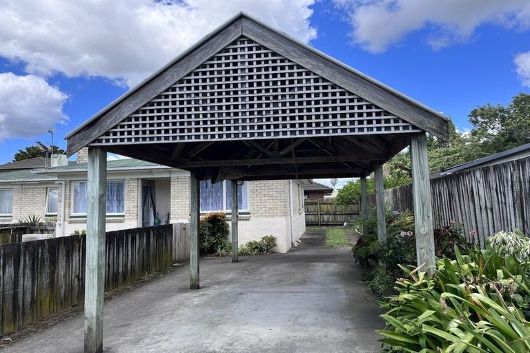 Photo of property in 33a-b Clevedon Road, Papakura, 2110