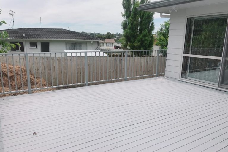 Photo of property in 13 Medina Place, Half Moon Bay, Auckland, 2012