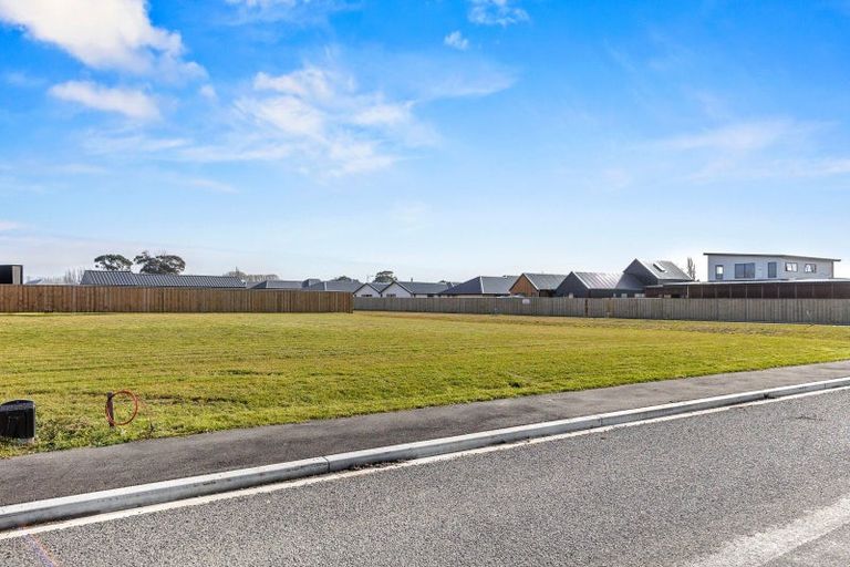 Photo of property in 37 Hawkins Road, Marshland, Christchurch, 8051