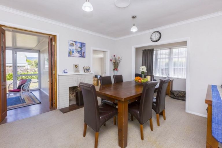 Photo of property in 33 Pine Avenue, Upper Hutt Central, Upper Hutt, 5018