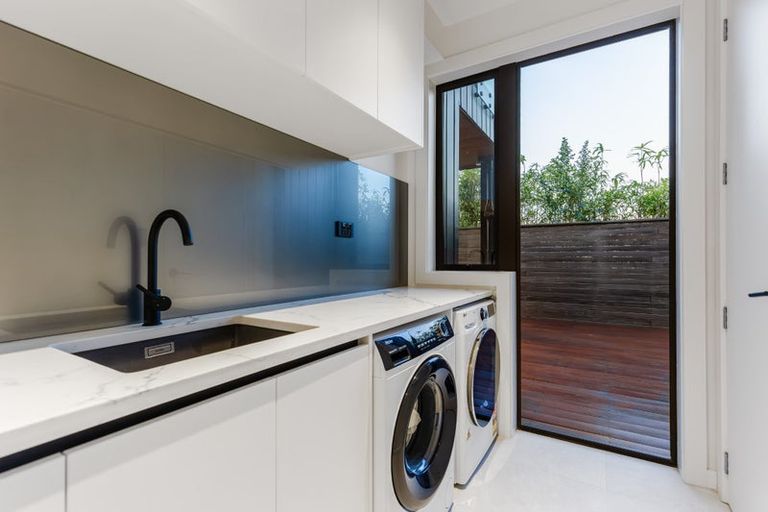 Photo of property in 4 Taku Close, Long Bay, Auckland, 0630