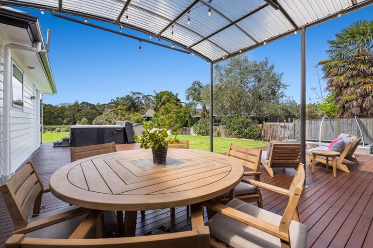 Photo of property in 18 Kahika Grove, Huapai, Kumeu, 0810