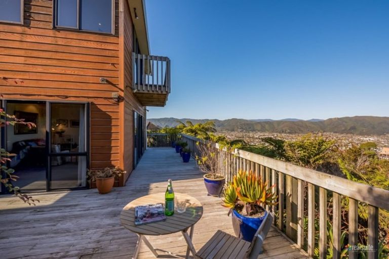 Photo of property in 6 Avonlea Grove, Belmont, Lower Hutt, 5010