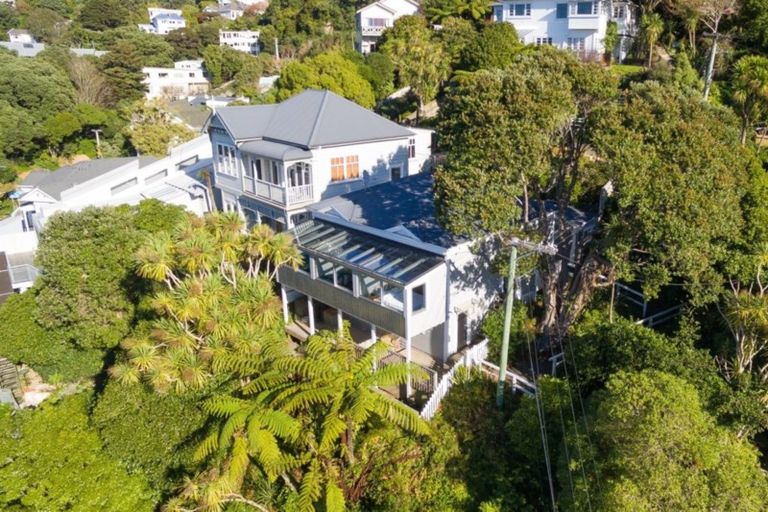 Photo of property in 7 Northland Road, Northland, Wellington, 6012