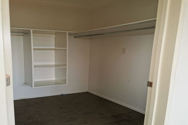 Photo of property in 21a Kirrie Avenue, Te Atatu South, Auckland, 0610
