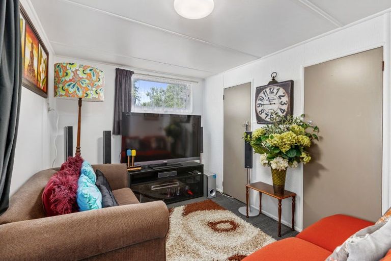 Photo of property in 11 William Benton Street, Featherston, 5710