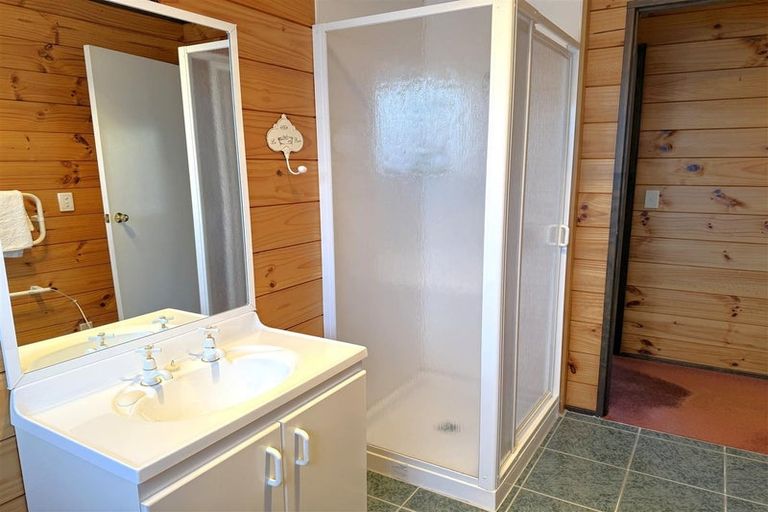 Photo of property in 2 Jamieson Road, Karoro, Greymouth, 7805