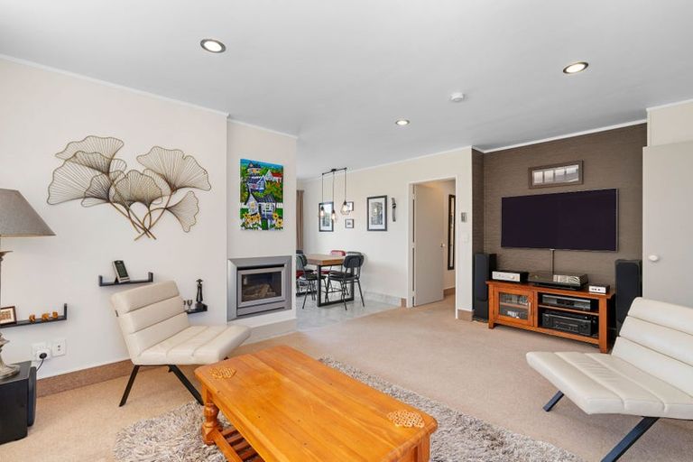 Photo of property in 18 Gandalf Crescent, Paraparaumu, 5032