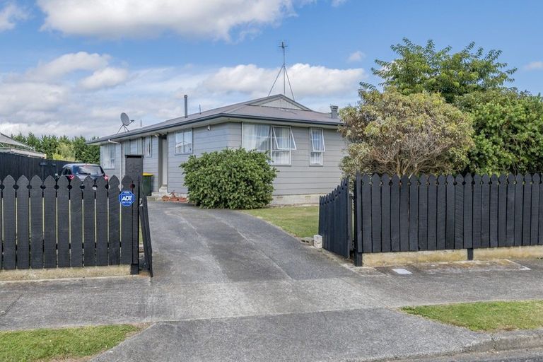 Photo of property in 85 Strathmore Avenue, Levin, 5510