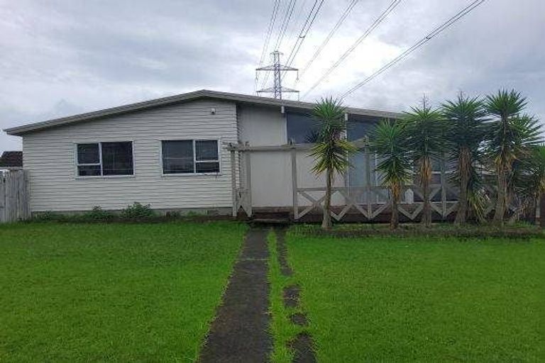 Photo of property in 17 Darnell Crescent, Clover Park, Auckland, 2019