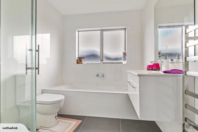 Photo of property in 20 Kingfisher Road, Silverdale, 0932