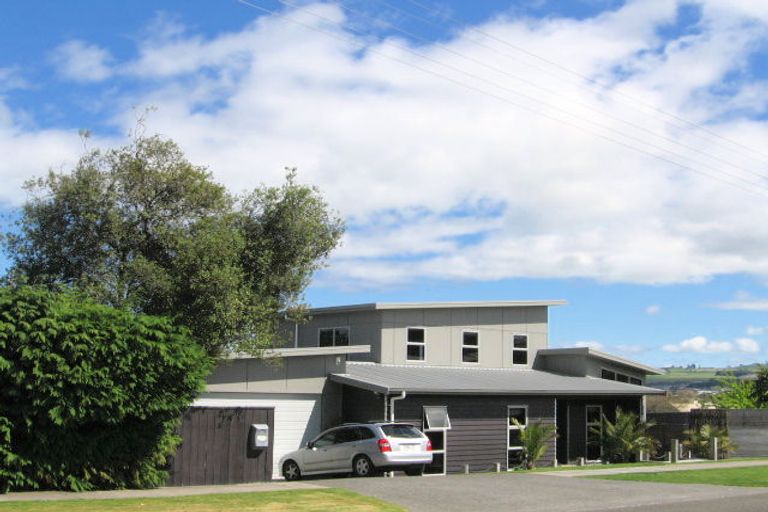 Photo of property in 15 Rokino Road, Taupo, 3330