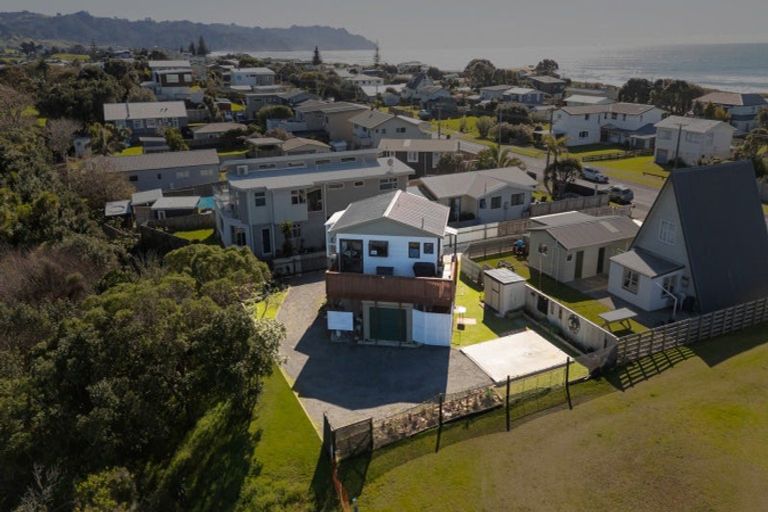 Photo of property in 266b Seaforth Road, Waihi Beach, 3611