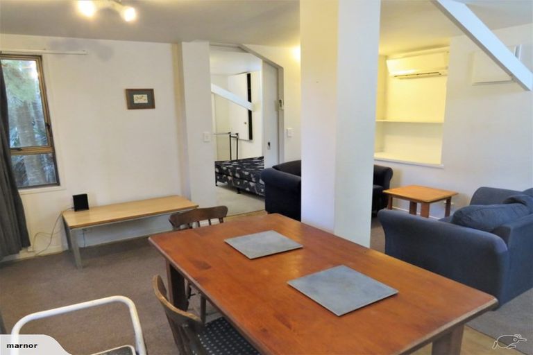 Photo of property in 2 Windy Ridge Road, Glenfield, Auckland, 0629