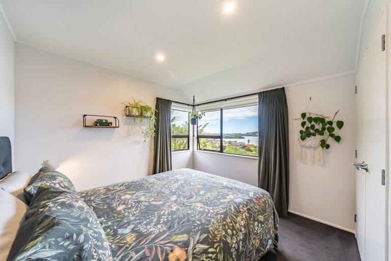 Photo of property in 45 The Crowsnest, Whitby, Porirua, 5024