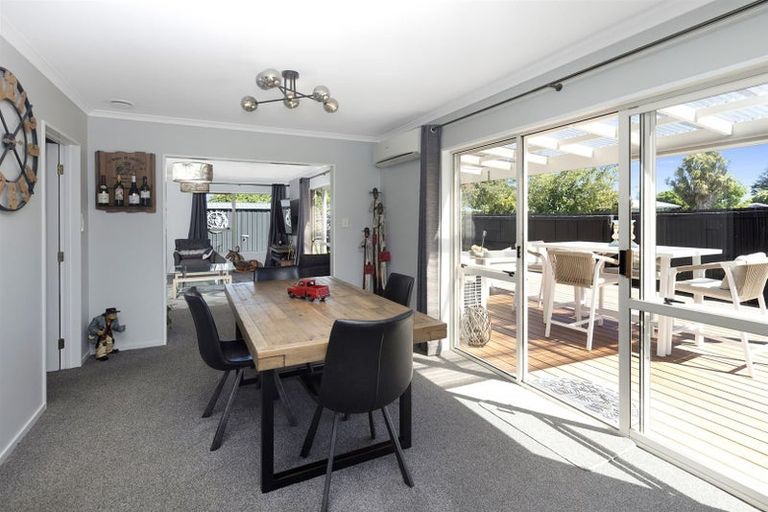 Photo of property in 1/411 Main Road North, Redwood, Christchurch, 8051