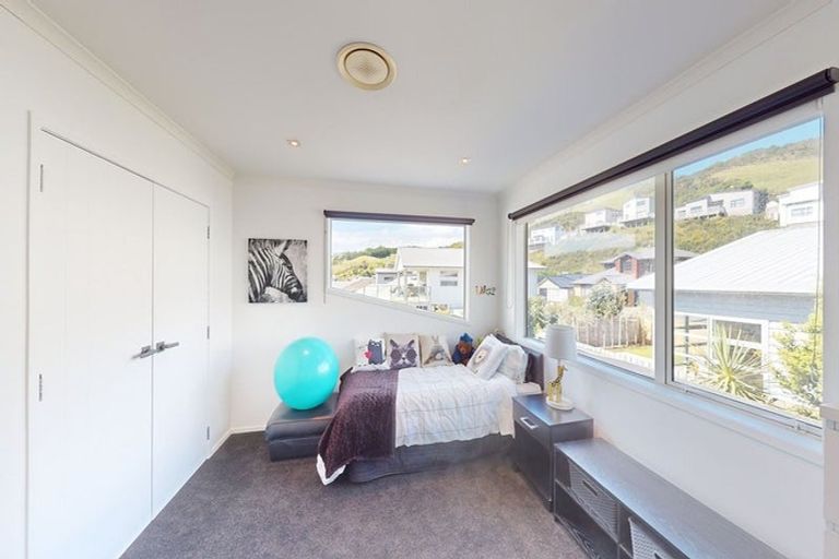 Photo of property in 26 Kilkelly Close, Tawa, Wellington, 5028