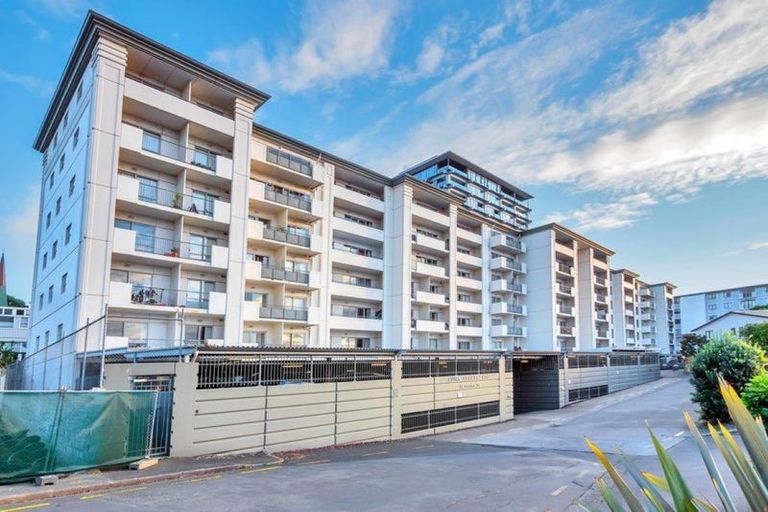 Photo of property in Luna Apartments, 1c/16 Burton Street, Grafton, Auckland, 1010