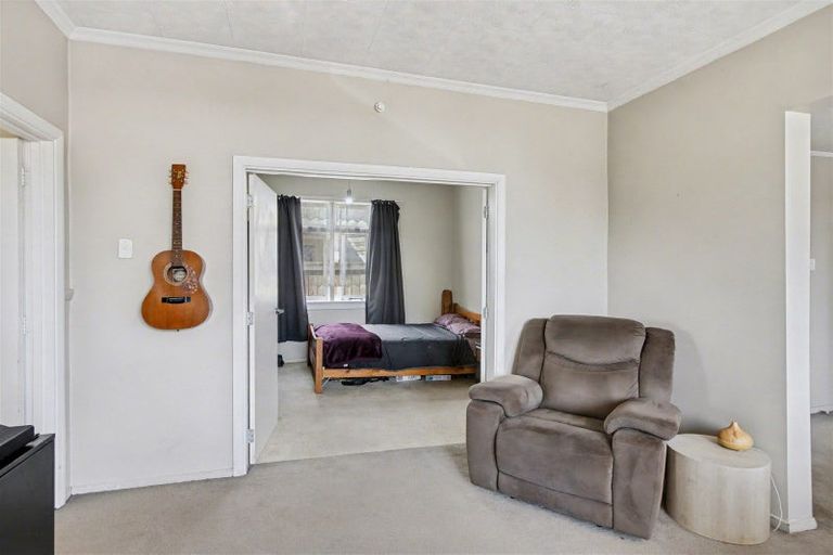 Photo of property in 136 Russell Street, Westport, 7825