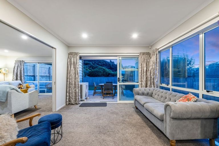 Photo of property in 31 Aspiring Terrace, Aotea, Porirua, 5024