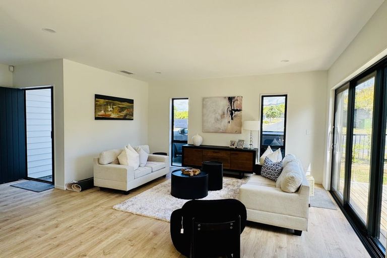 Photo of property in 72 Arran Drive, Orewa, 0931