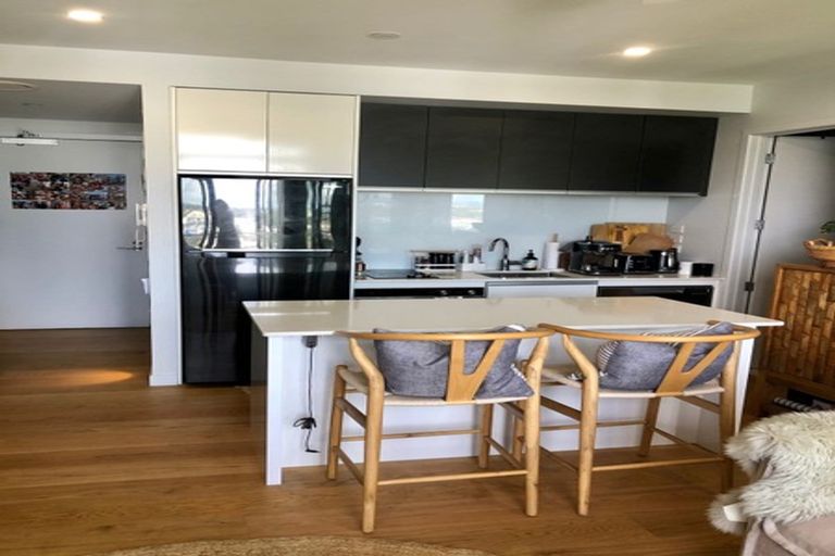 Photo of property in Frank Sargeson Apts, 308/80 Anzac Street, Takapuna, Auckland, 0622