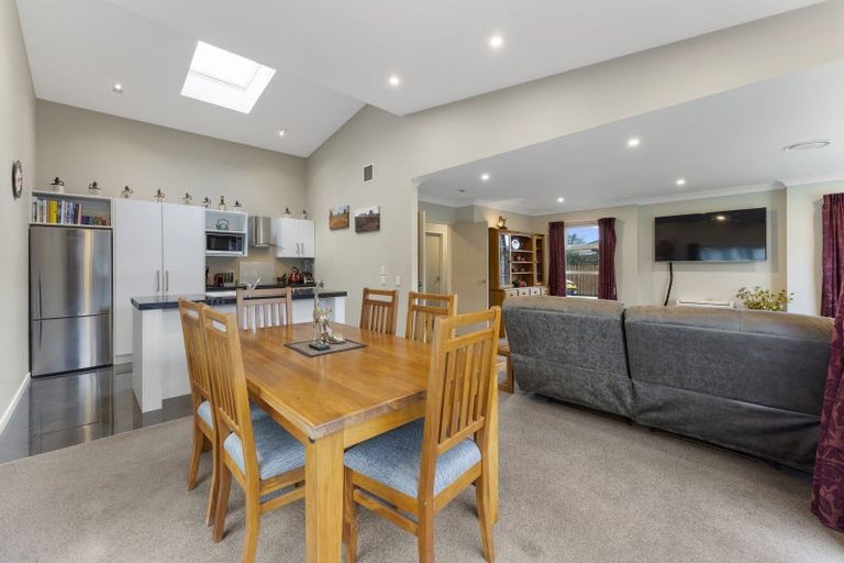 Photo of property in 14 Sun Valley Way, Wainuiomata, Lower Hutt, 5014