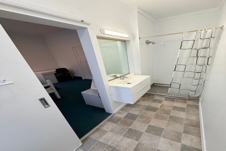 Photo of property in Carillion/the Knoll, 33 Thompson Street, Mount Cook, Wellington, 6011