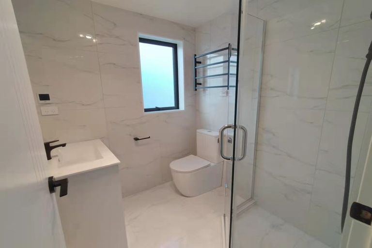 Photo of property in 4/13 Grove Lane, Pakuranga, Auckland, 2010