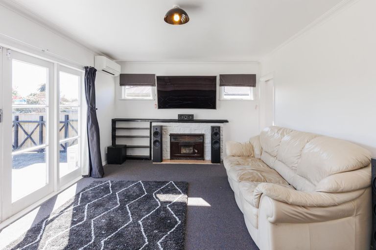 Photo of property in 12 Galway Avenue, Hokowhitu, Palmerston North, 4410