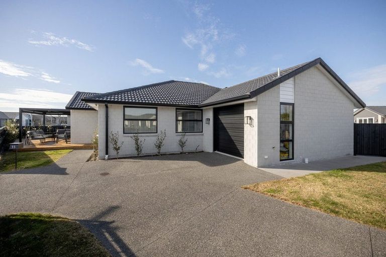 Photo of property in 55 Hills View Drive, Papamoa, 3118