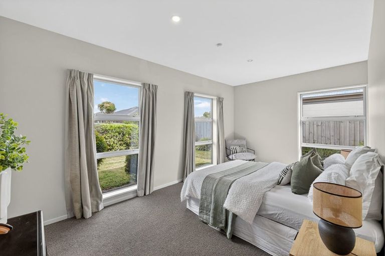 Photo of property in 15 Saint Peters Close, Woolston, Christchurch, 8062
