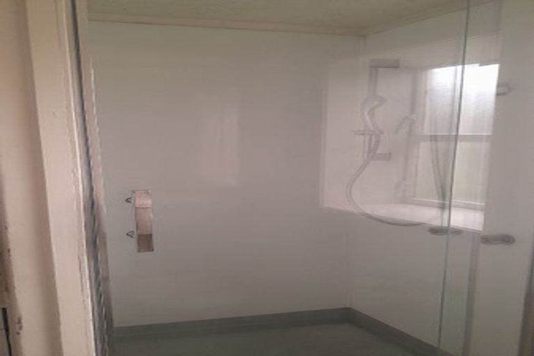 Photo of property in 35 Holland Road, Hillcrest, Auckland, 0627