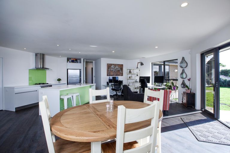 Photo of property in 3 Ta Paora Drive, Bell Block, New Plymouth, 4312