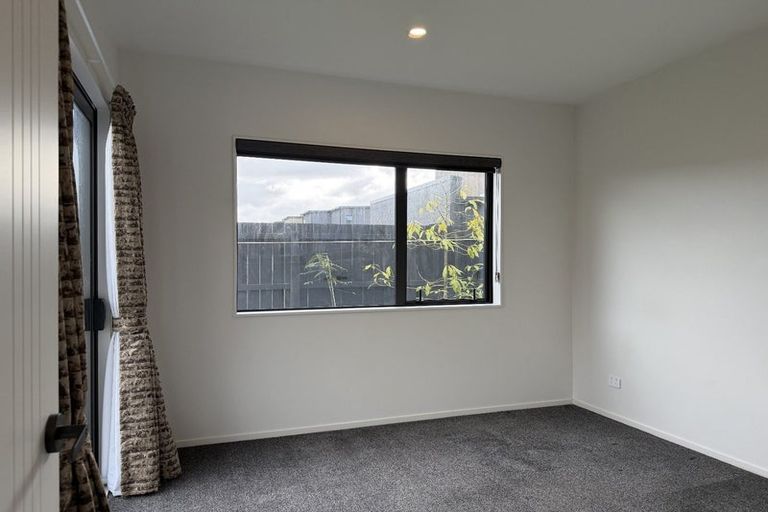Photo of property in 5 Pilot Drive, Hobsonville, Auckland, 0616