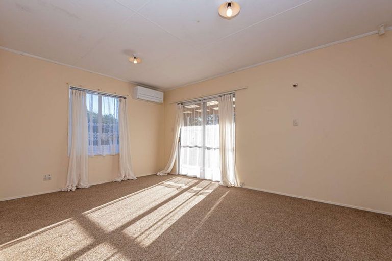Photo of property in 48 Apollo Parade, Milson, Palmerston North, 4414
