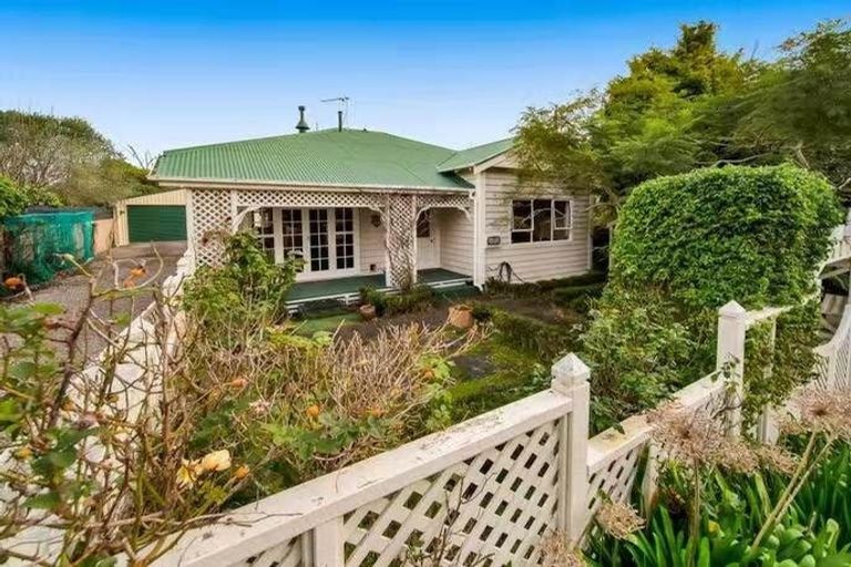 Photo of property in 67 Broadway, Waitara, 4320