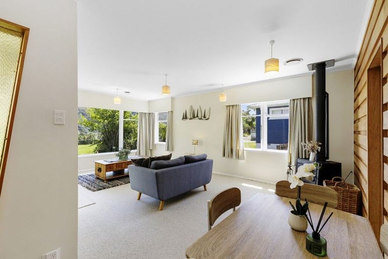 Photo of property in 710 Main Road North, Te Marua, Upper Hutt, 5018