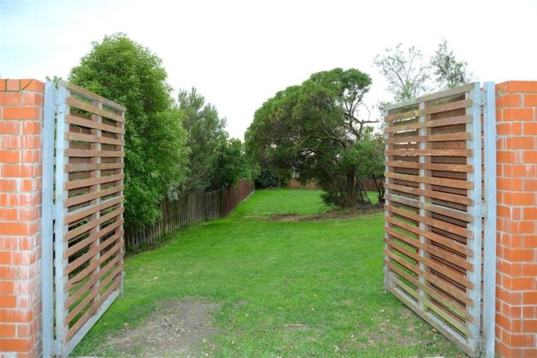 Photo of property in 3 Drayton Drive, Mount Pleasant, Christchurch, 8081