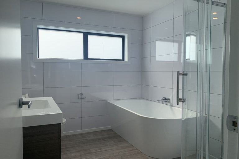 Photo of property in 10 Okoutu Lane, Moera, Lower Hutt, 5010