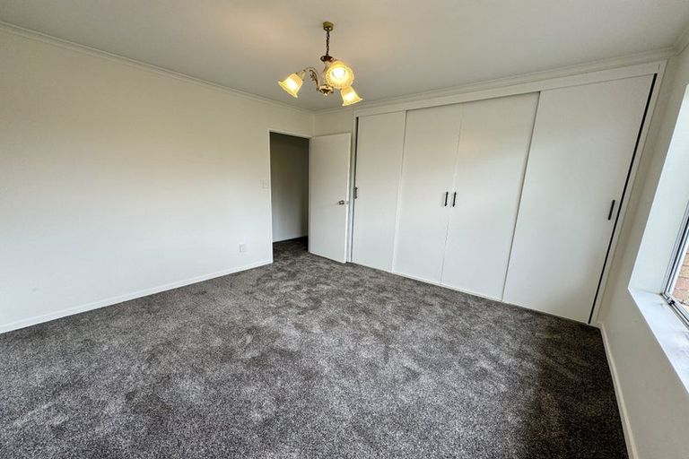 Photo of property in 6 Porter Avenue, Te Atatu South, Auckland, 0610