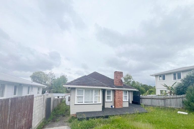 Photo of property in 9 Reiman Street, New Lynn, Auckland, 0600