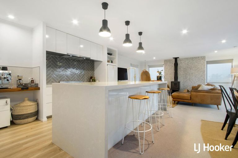 Photo of property in 24 Surfers Avenue, Waihi Beach, 3611