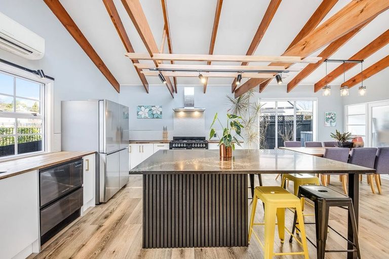 Photo of property in 15 Roland Road, Greenhithe, Auckland, 0632